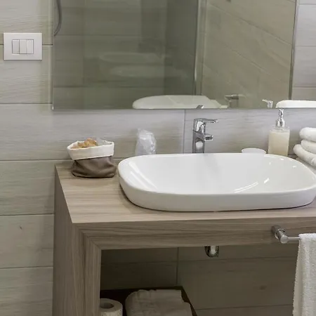 Silver Apartment *